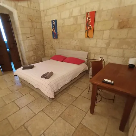 Black Rose Semesterbostad Bari