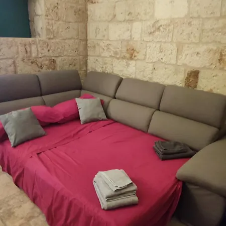 Nyaraló Black Rose Bari